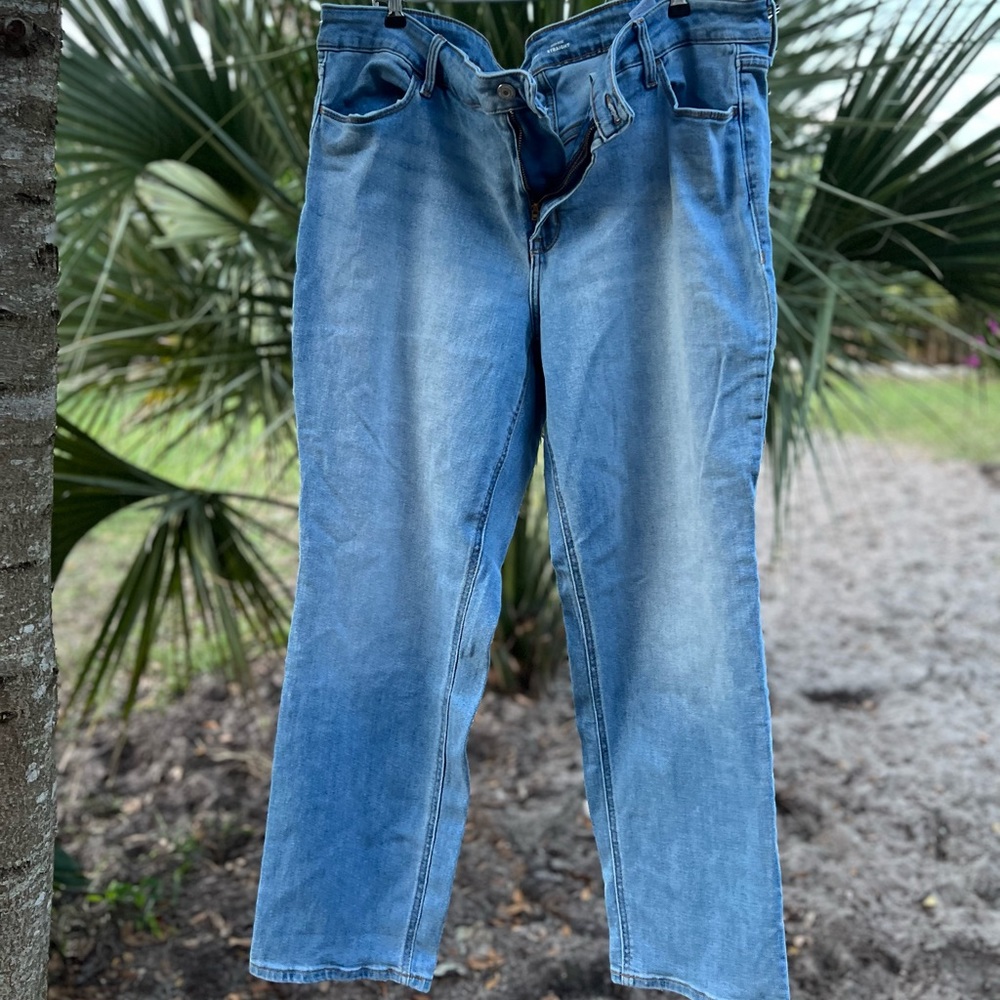 Old Navy High-Waisted Wow Straight Jeans for Women 20